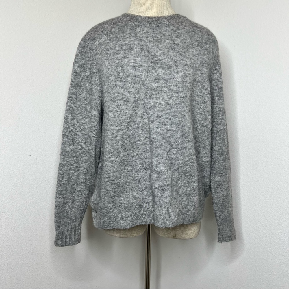 🔹 COS Mohair Wool Blend Sweater